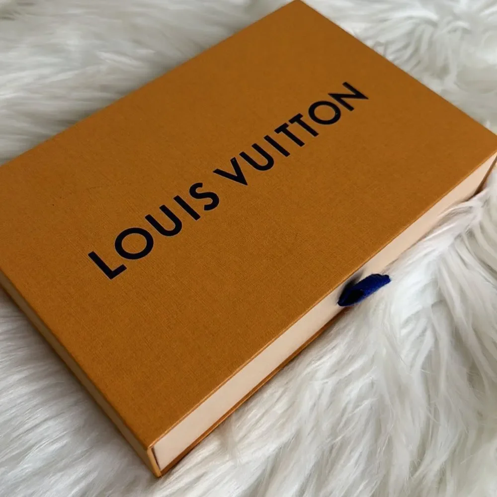 💯 Authentic Damier Ebene Zipped Long Wallet 🍀